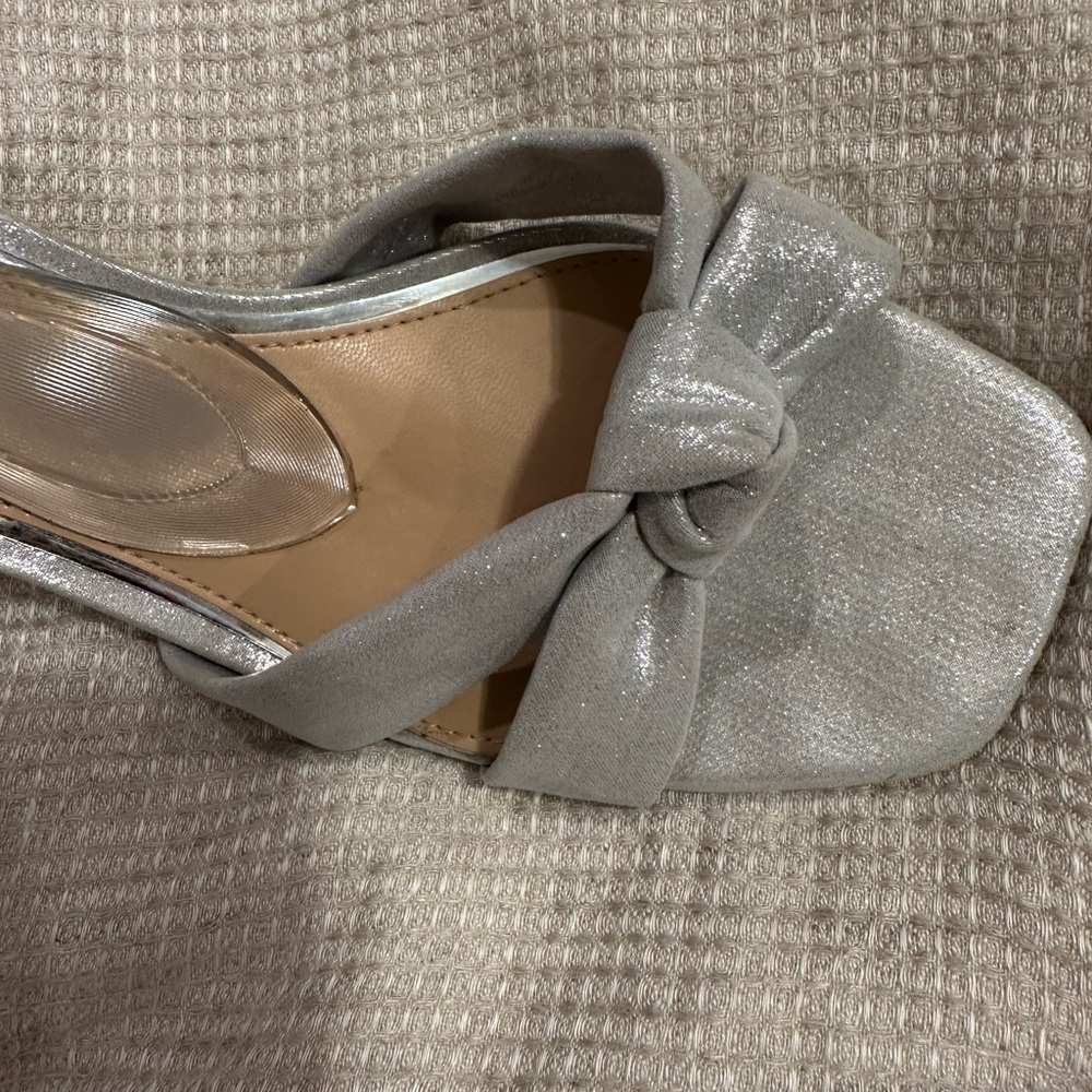 Badgley Mischka Silver Knotted Heels Jewel Evening Wedding Occasion - Picture 3 of 5